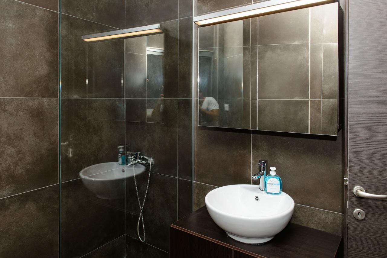 & Parking 100m Kerameikos Metro Apartamento *